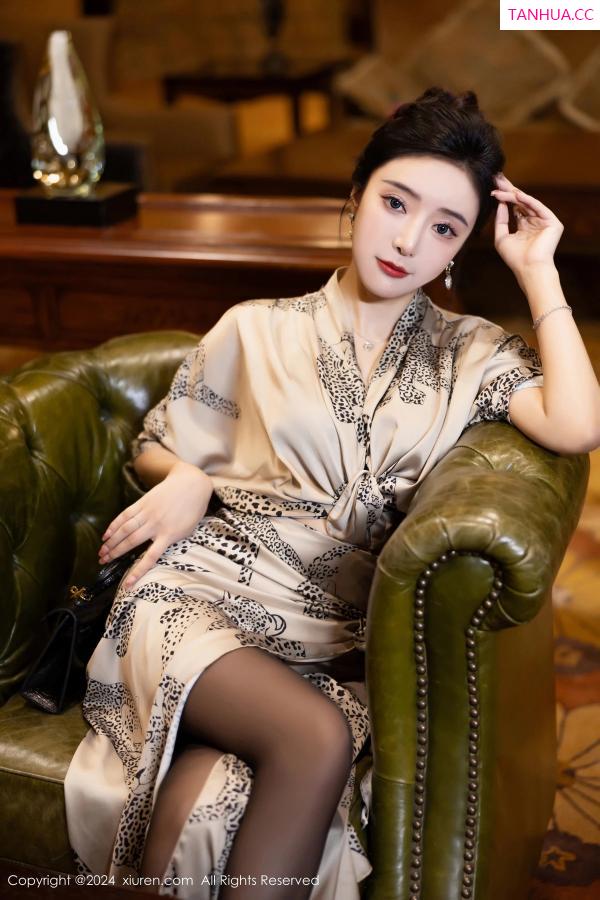 王馨瑶  [XiuRen]高清写真图 2024.05.09 No.8510 王馨瑶yanni 黑丝美腿第10张图片